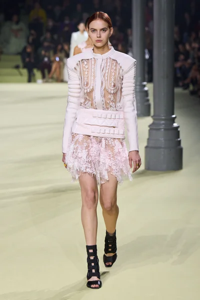 Look 24